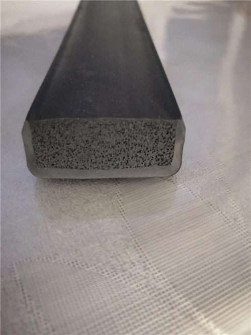 集裝箱密封條行業(yè)專家在線為您服務(wù),隆騰橡膠密封件